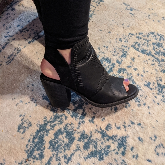 ✨❌SOLD❌✨Faux Leather Open Toe Booties - Picture 5 of 8